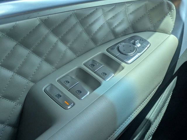 Used 2023 White Genesis 3.3T image 23