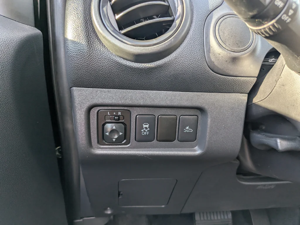Used 2024 Black Mitsubishi LE image 24