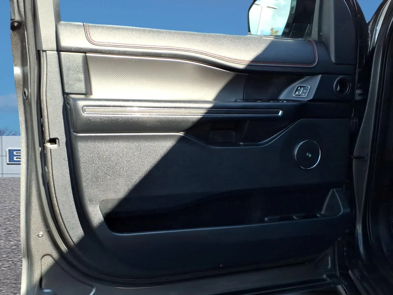 Used 2019 Magnetic Ford Limited image 12