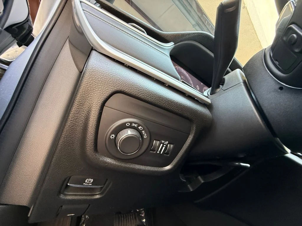 Used 2025 Silver Jeep Altitude image 23