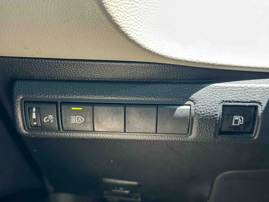Used 2023 White Toyota LE image 32