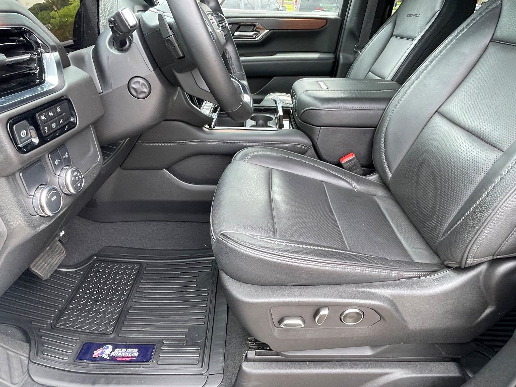 Used 2025 Summit White GMC Denali image 13