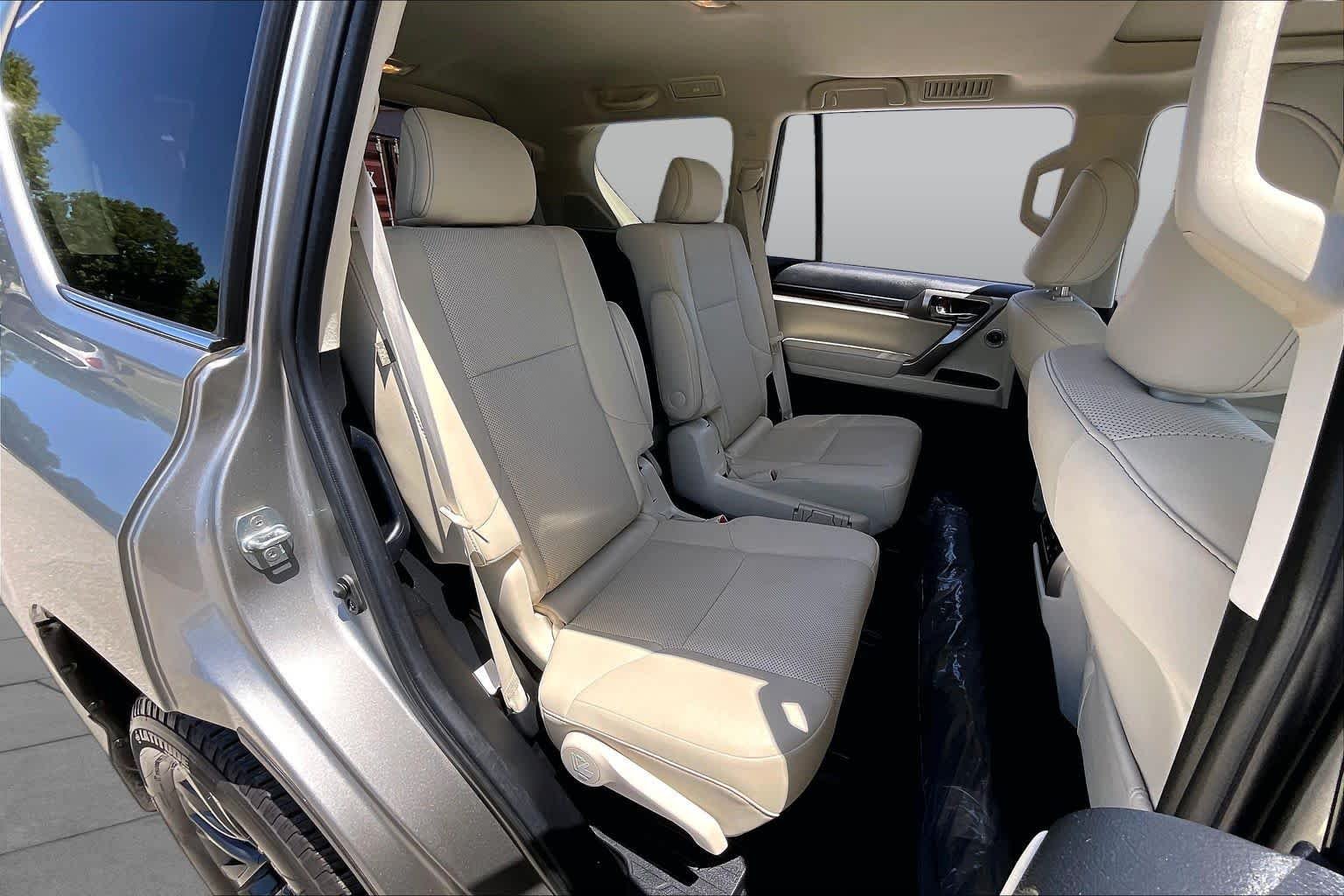 Used 2023 Atomic Silver Lexus Premium image 21