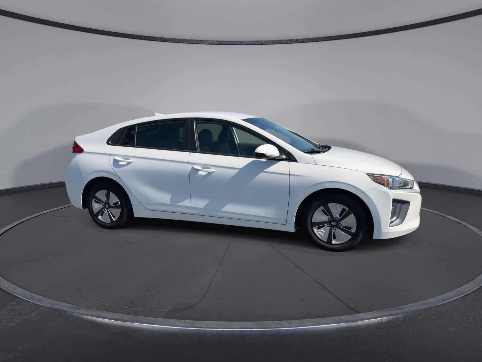 Used 2021 Ceramic White Hyundai Blue image 9