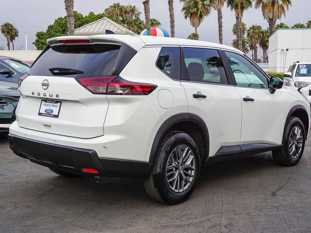 Used 2024 White Nissan S image 7