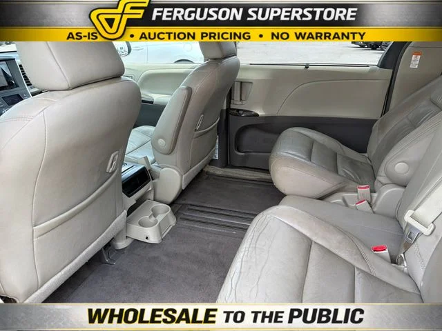 Used 2016  Toyota XLE image 21