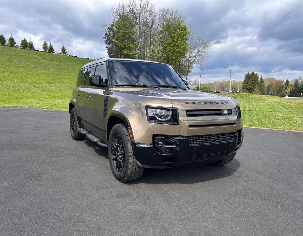 2025 Land Rover Defender 110 X-Dynamic SE P400's photo