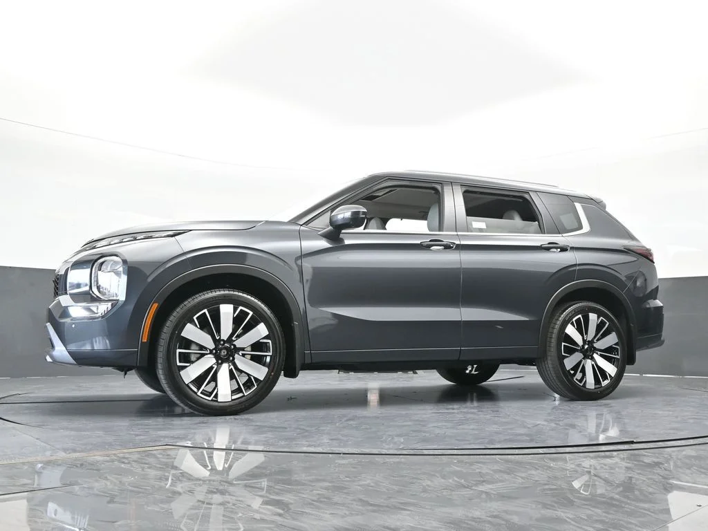 New 2026 Gray Mitsubishi SEL image 56
