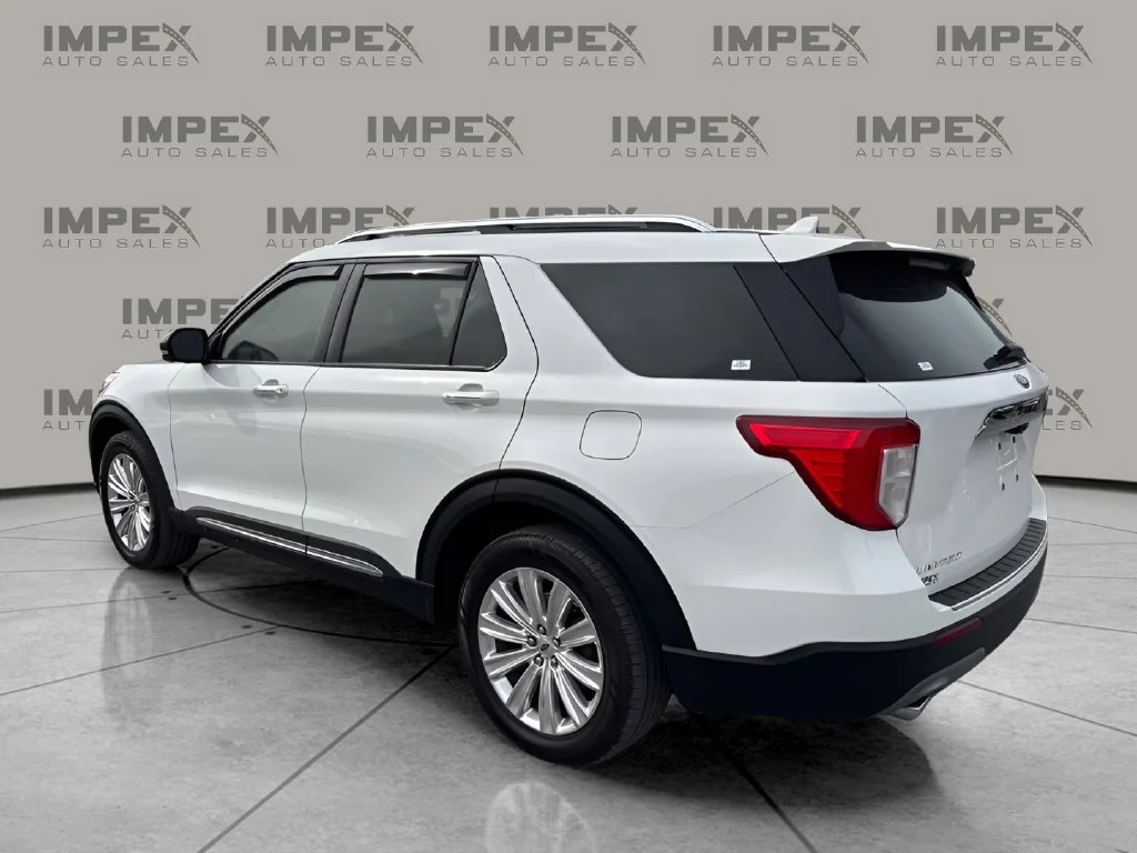 Used 2021 White Ford Limited image 3