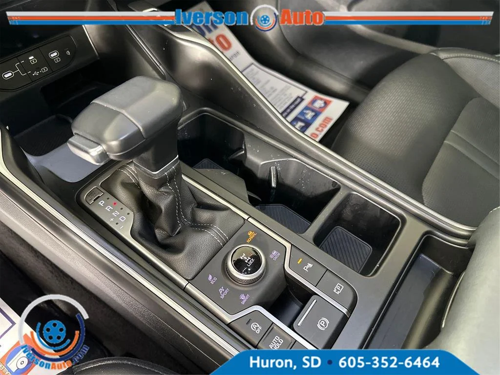 Used 2024 Everlasting Silver Kia S image 24