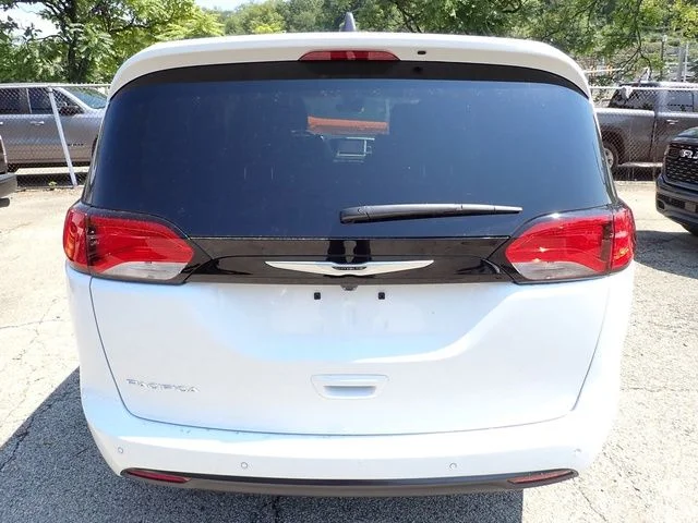 New 2027 White/off-white Chrysler LX image 4