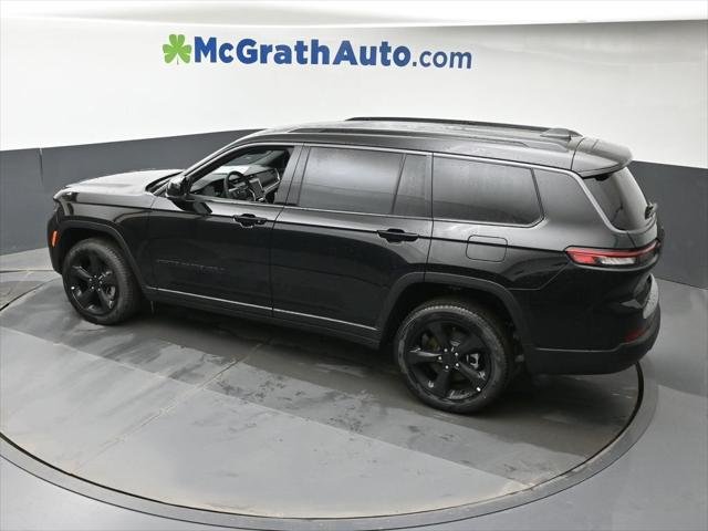 New 2026 Diamond Black Crystal Pearl-Coat Exterior Paint Jeep Limited image 25