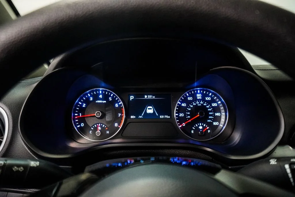 Used 2024 White Kia LXS image 25
