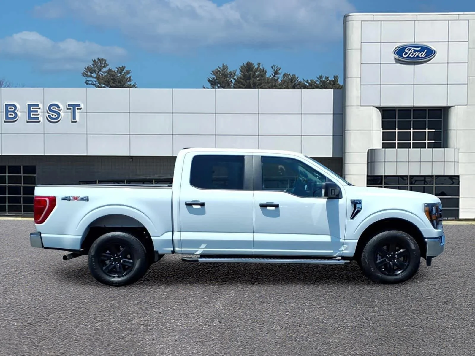 Used 2023 Oxford White Ford XLT image 8