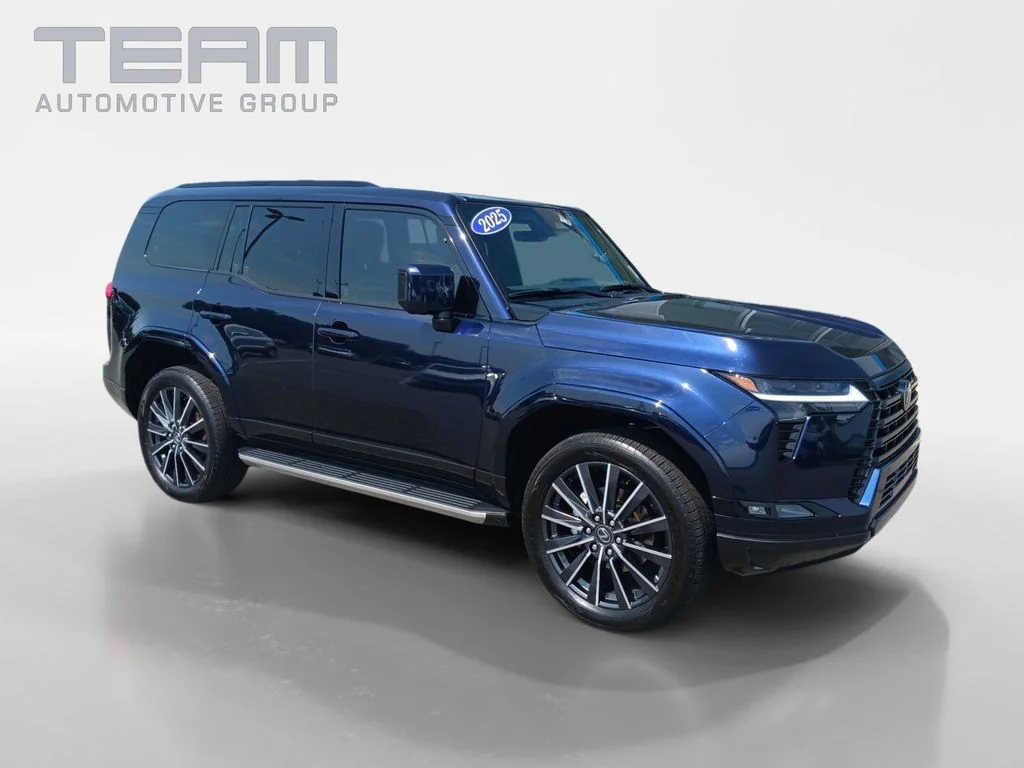 Used 2025  Lexus 550 Luxury image 1