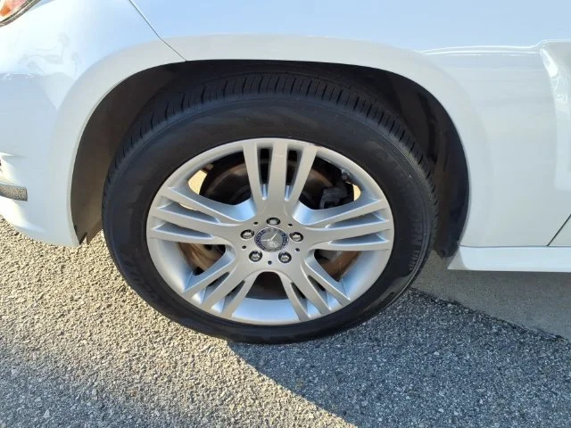 Used 2015 White Mercedes-Benz 4MATIC® image 11
