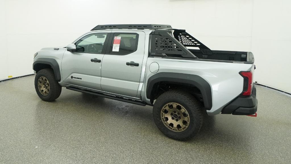 New 2026 Celestial Silver Metallic Toyota Trailhunter image 41