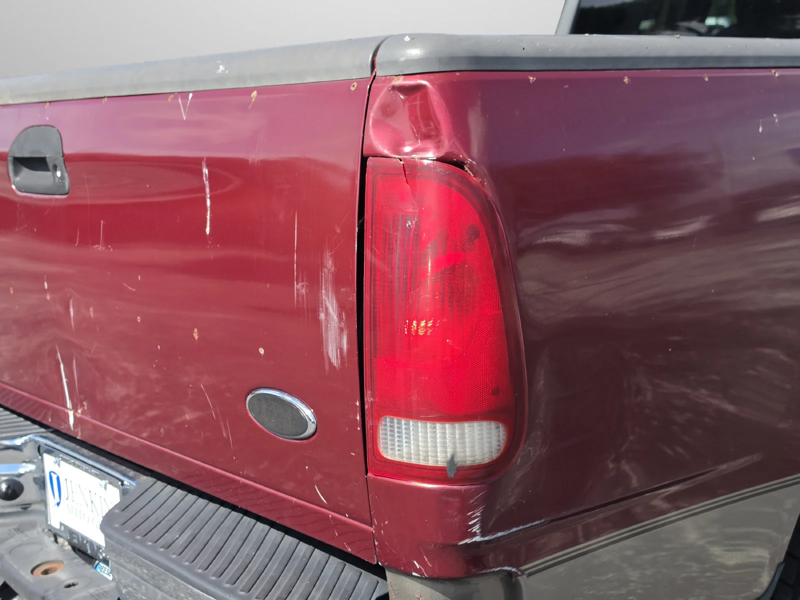 Used 2003 Red Ford  image 14