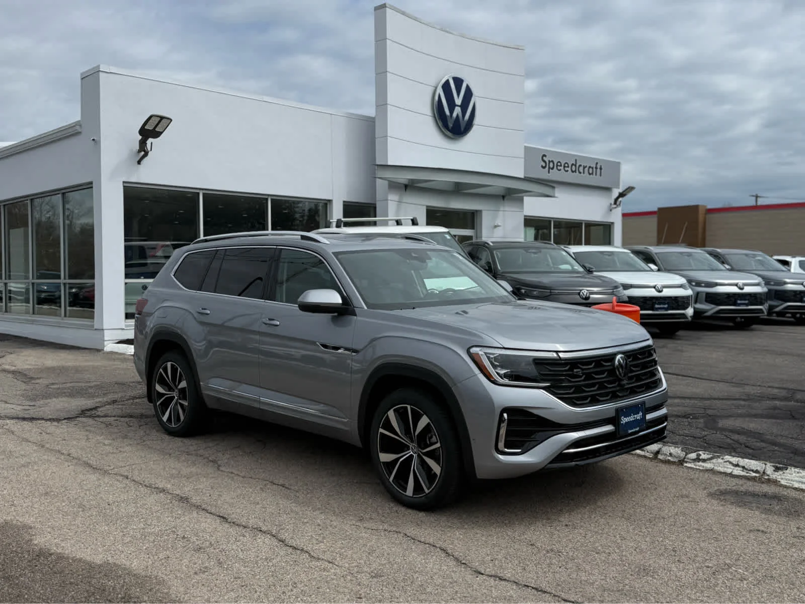 2026 Volkswagen Atlas 2.0T SEL Premium R-Line