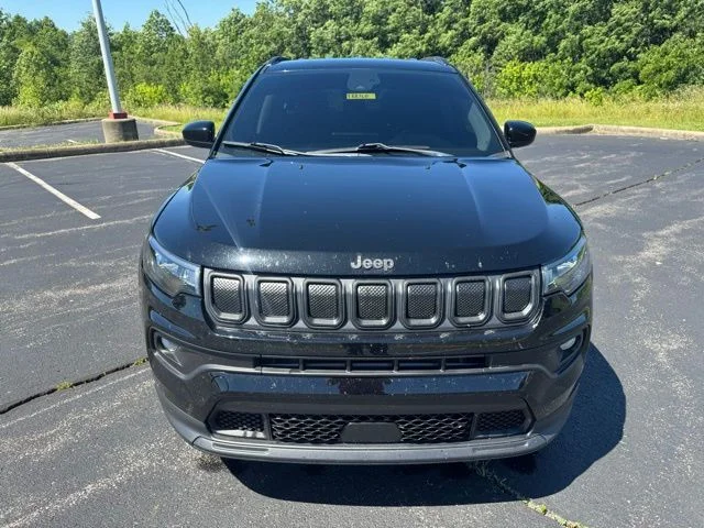 Used 2022 Black Jeep Latitude image 8