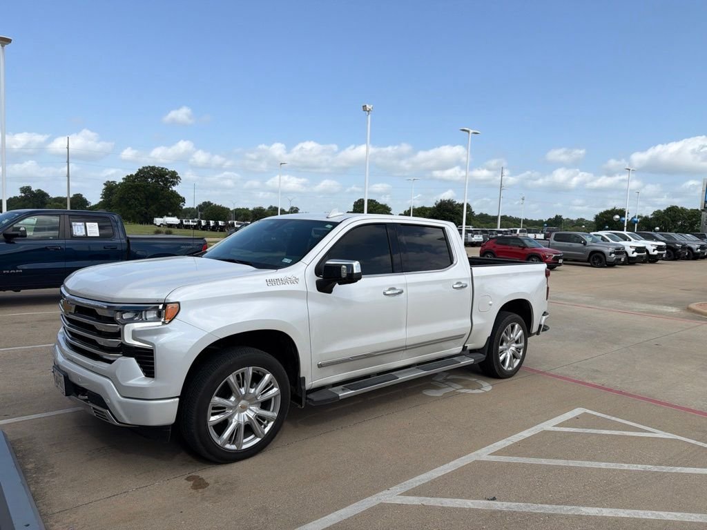 Used 2024 White Chevrolet High Country image 5