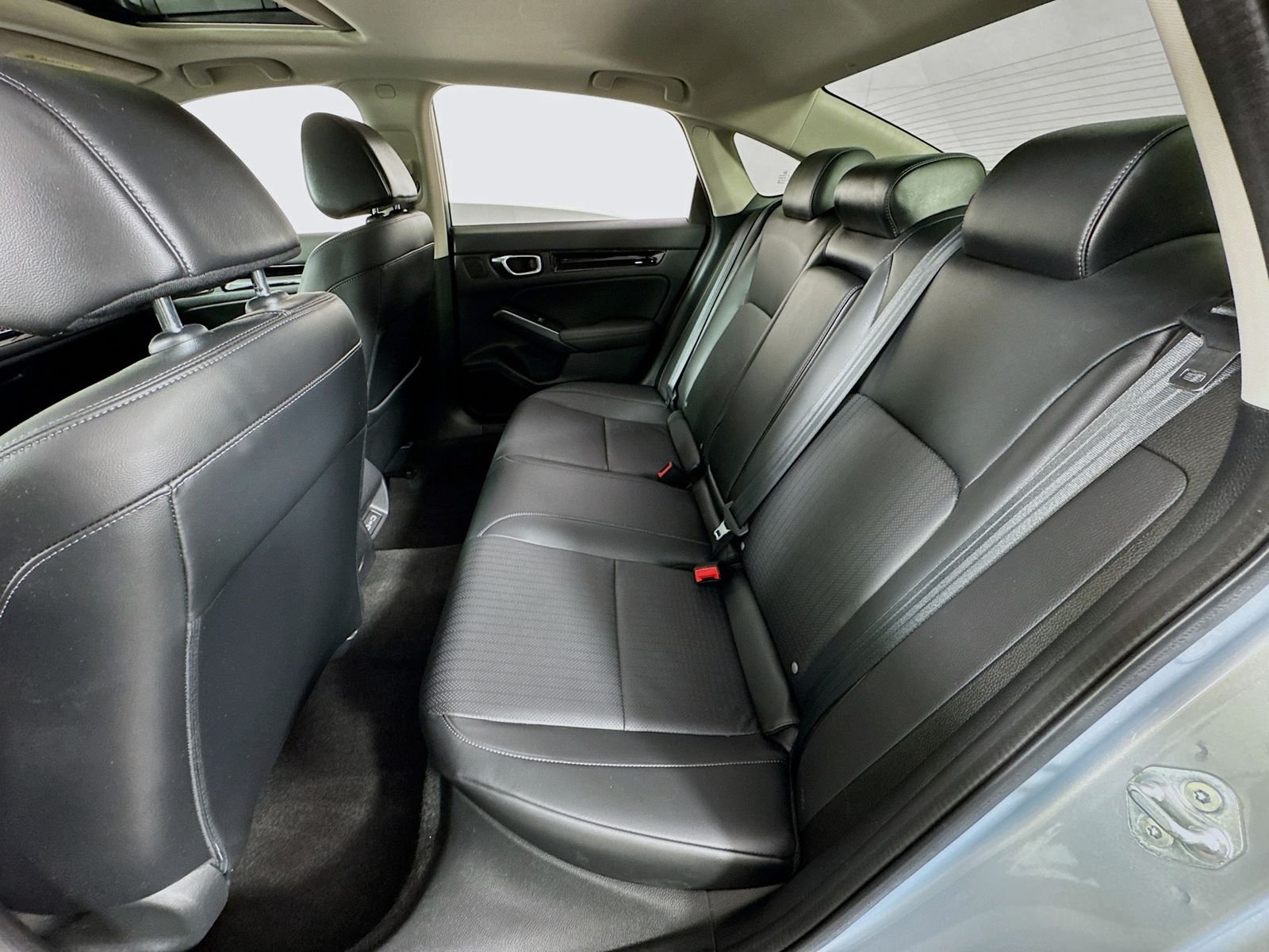 Used 2023 Morning Mist Metallic Honda Touring image 18