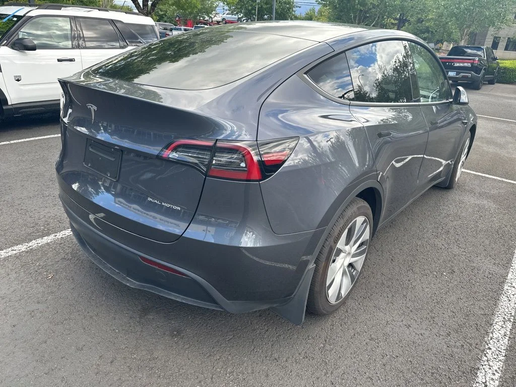 Used 2023 Midnight Silver Metallic Tesla Long Range image 4