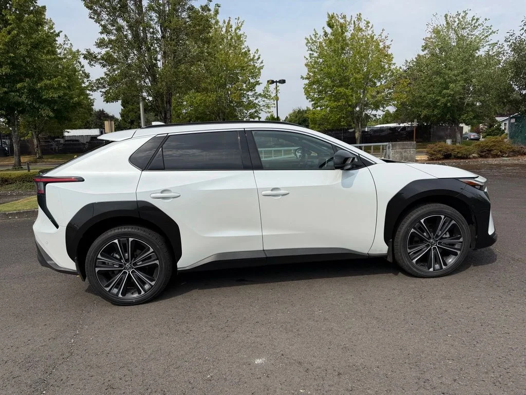 Used 2024 Pearl Toyota Limited image 8