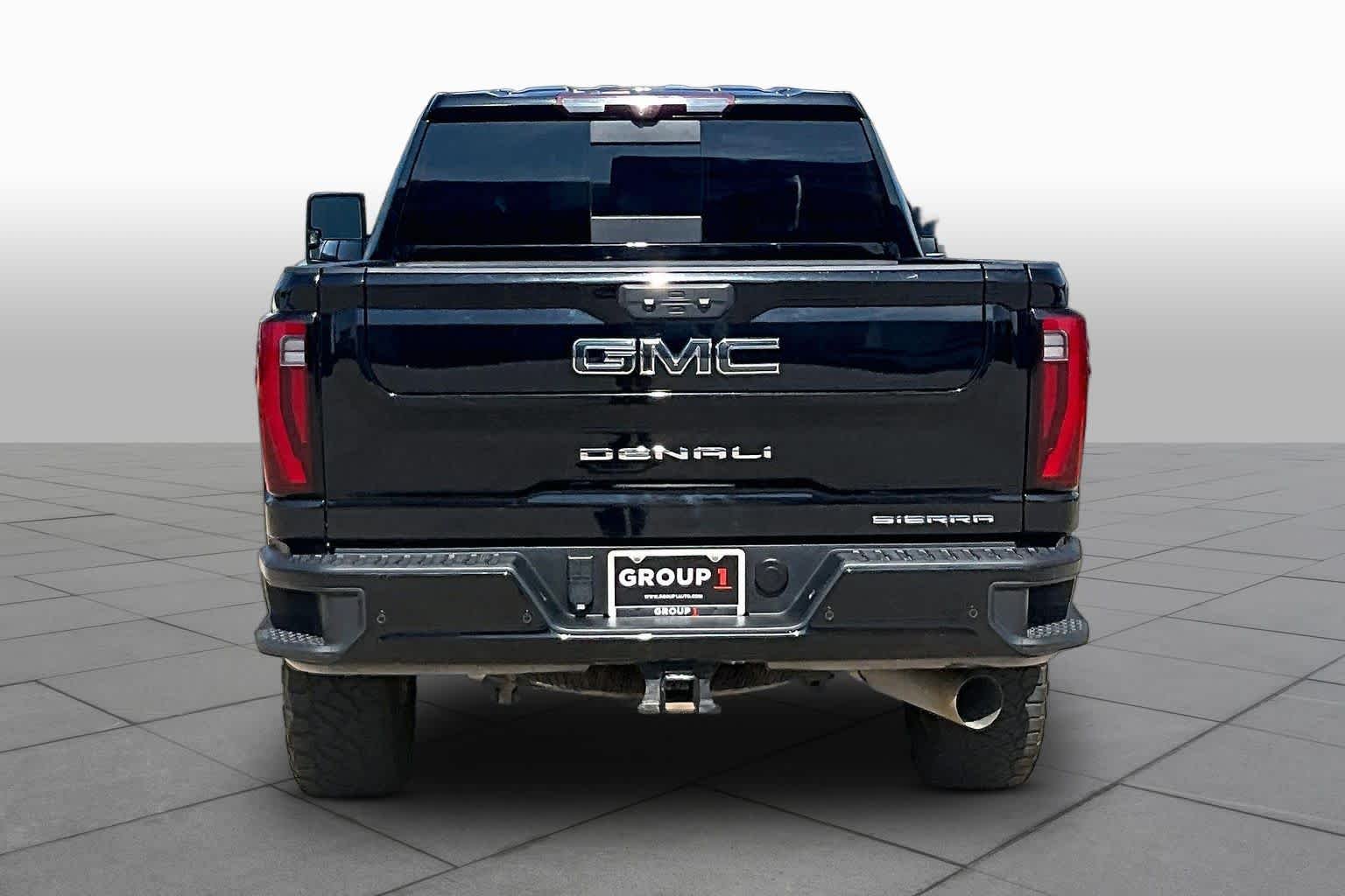 Used 2024 Onyx Black GMC Denali Ultimate image 4