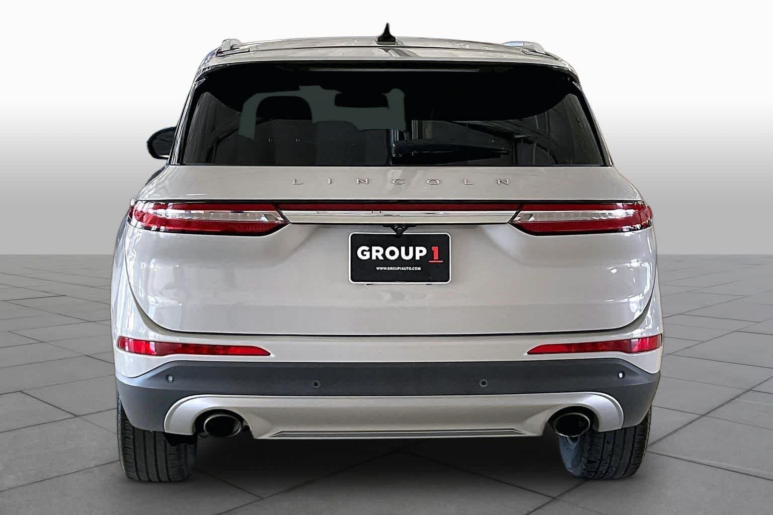 Used 2022 Ceramic Pearl Metallic Tri-Coat Lincoln Standard image 4