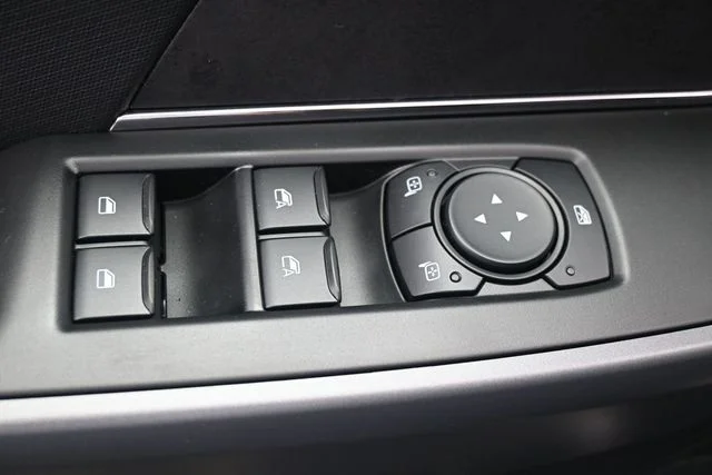 New 2026 Carbonized Gray Metallic Ford XLT image 7