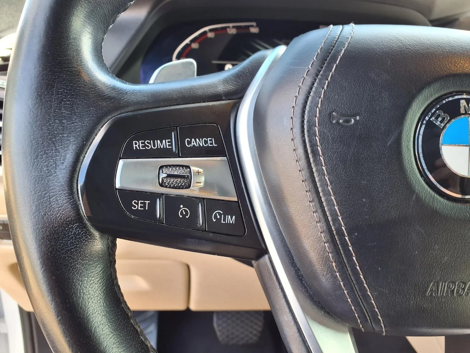 Used 2021 White BMW sDrive40i image 18
