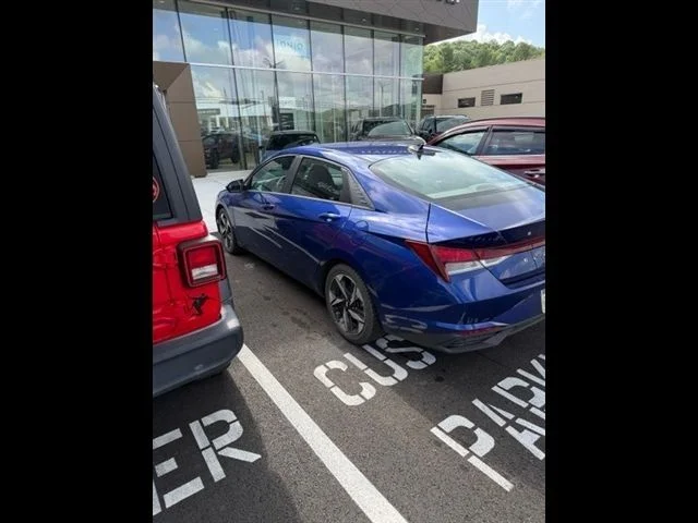Used 2023 Blue Hyundai SEL image 4