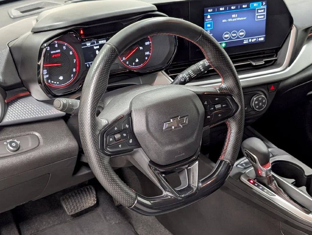 Certified Used 2025 Sterling Gray Metallic Chevrolet 1RS image 8