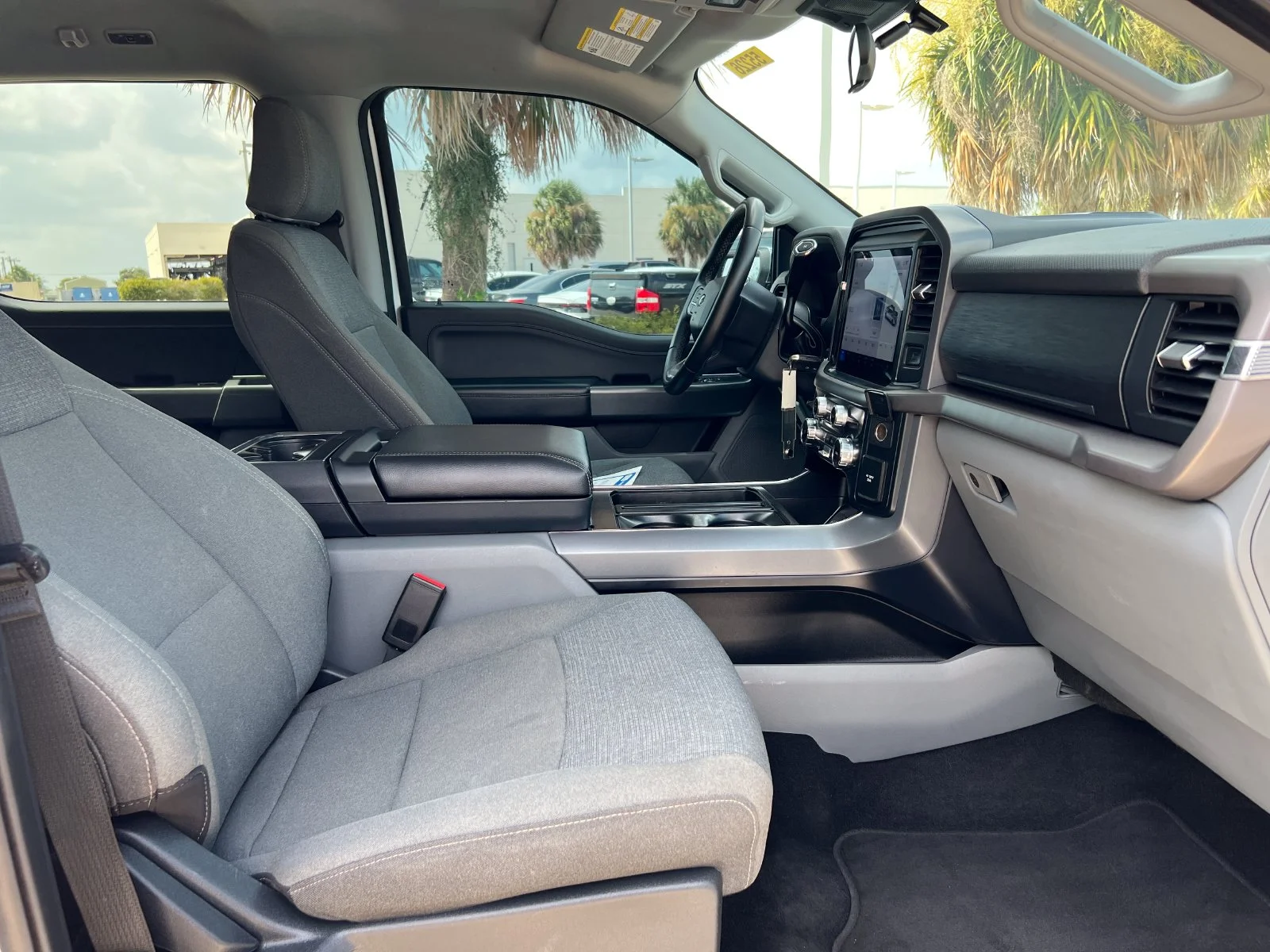 Used 2025 White Ford XLT image 19