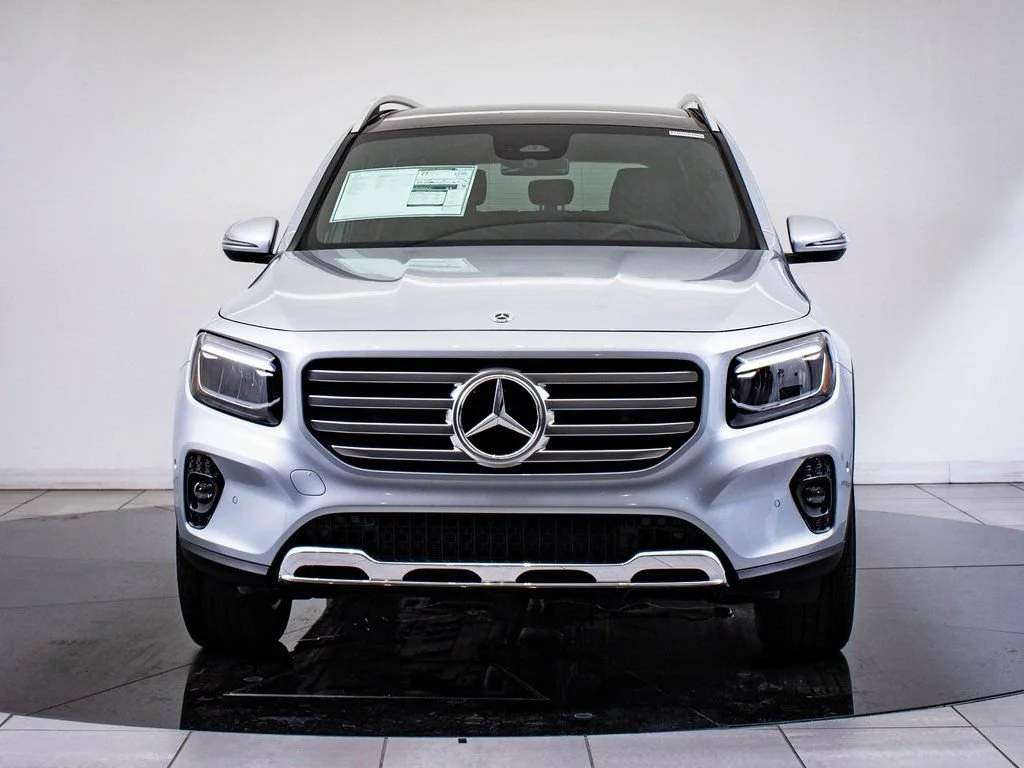 Used 2026 Mountain Gray Metallic Mercedes-Benz GLB 250 image 2