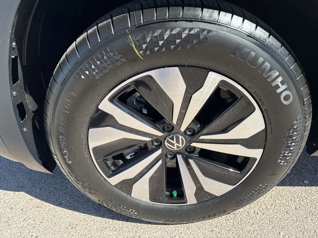 New 2026 Black Volkswagen 2.0T SE image 9