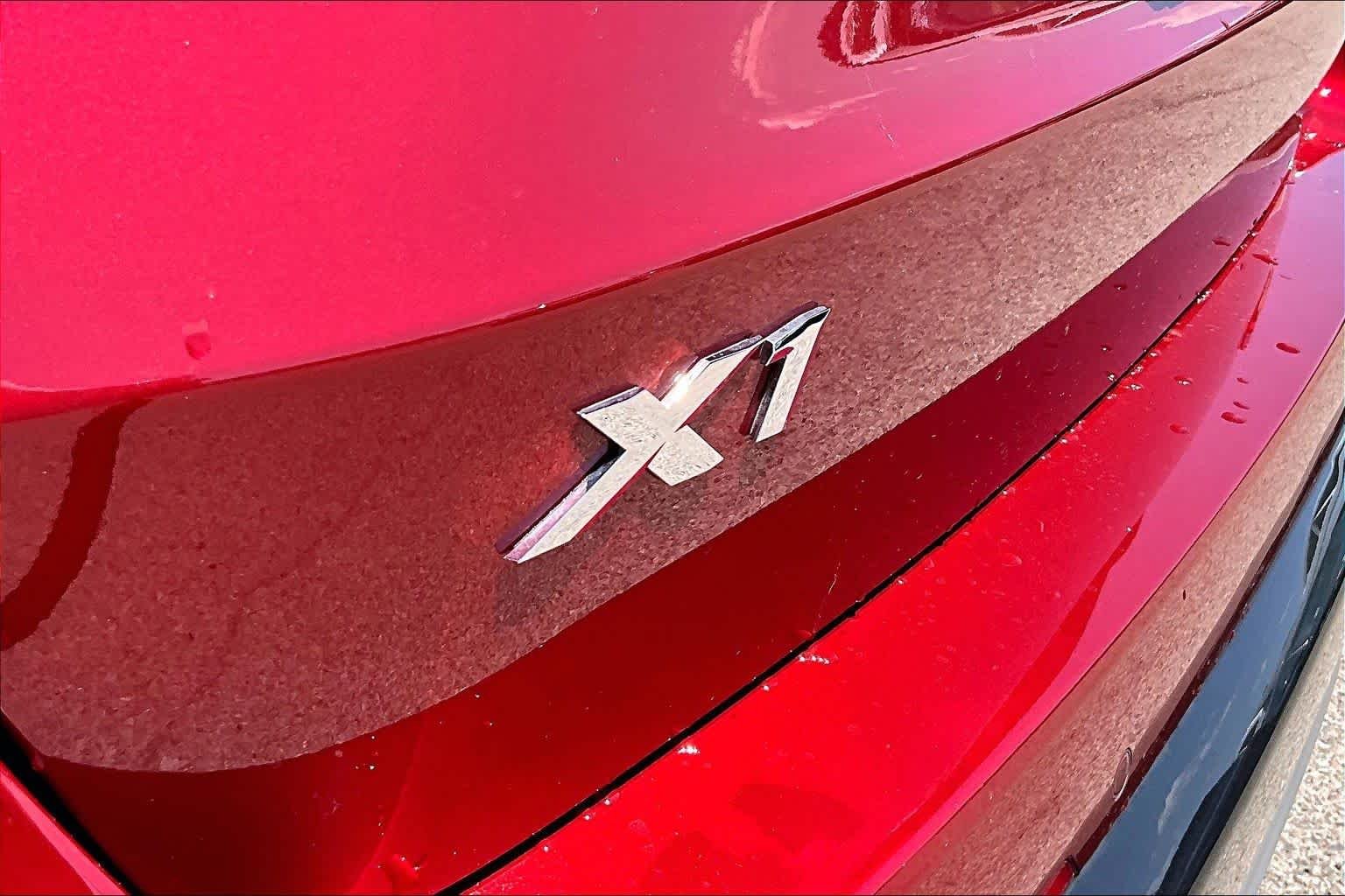 New 2026 Vegas Red Metallic BMW xDrive28i image 15