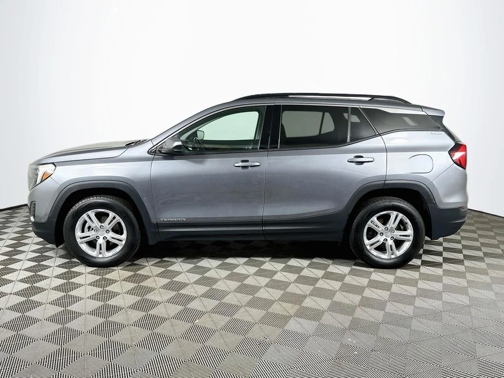 Used 2019 Steel Metallic GMC SLE image 8