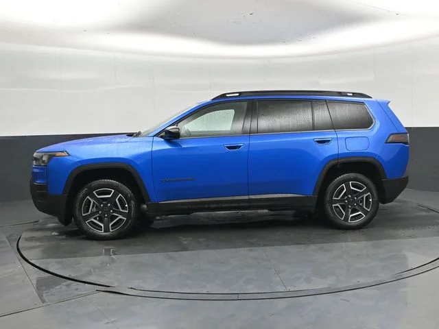 New 2026 Hydro Blue Pearl-Coat Exterior Paint Jeep Laredo image 9