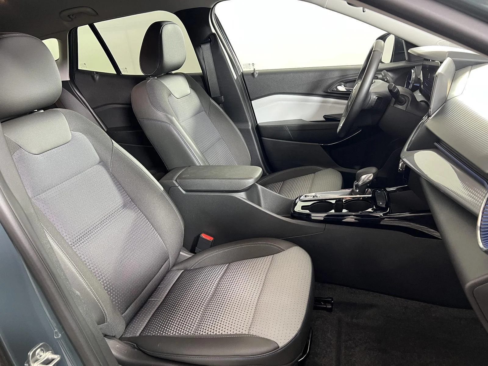 Used 2025 Cypress Gray Chevrolet LT image 20