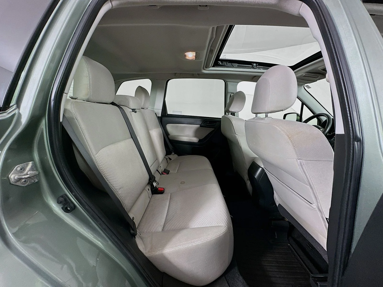 Used 2015 Green Subaru 2.5i Premium image 26