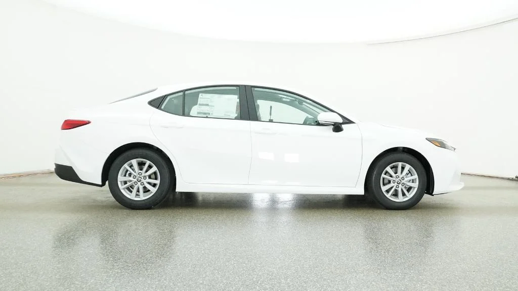 New 2026 Ice Cap Toyota LE image 22