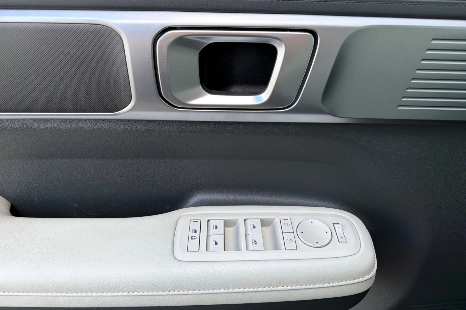 Used 2024 Green Hyundai SEL image 10