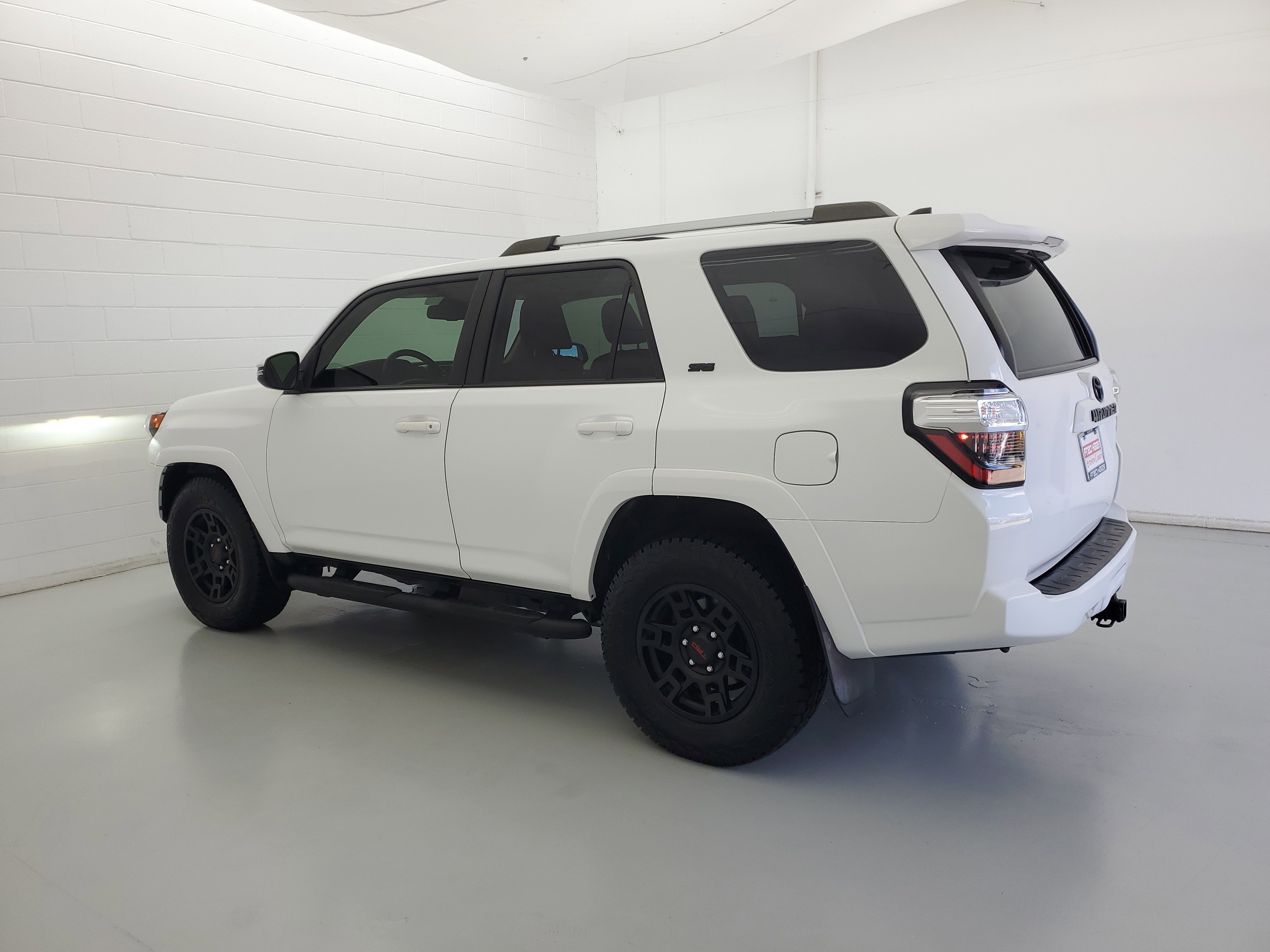 Used 2023 Ice Cap Toyota SR5 Premium image 7