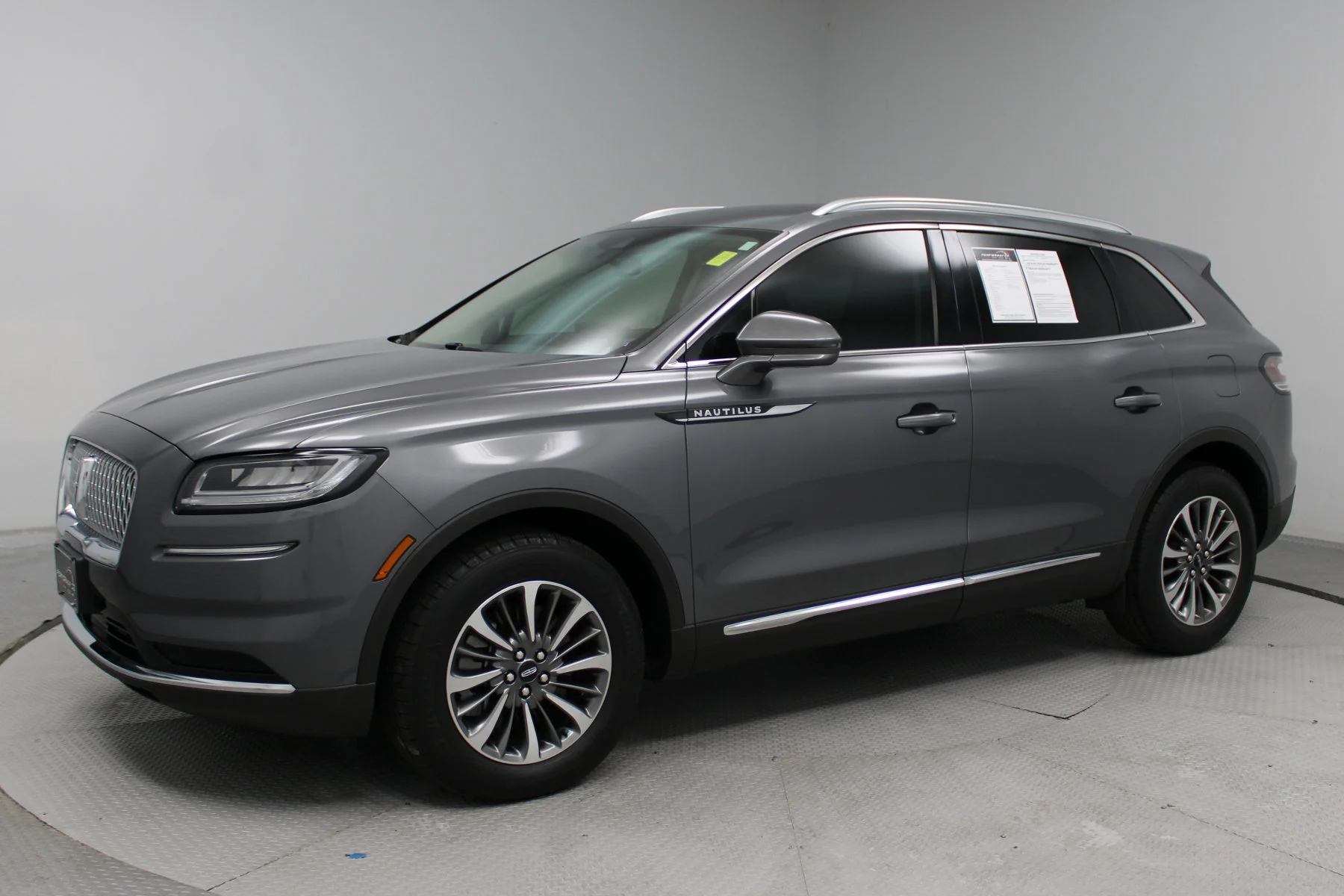 Used 2021 Asher Gray Lincoln Standard FWD image 34