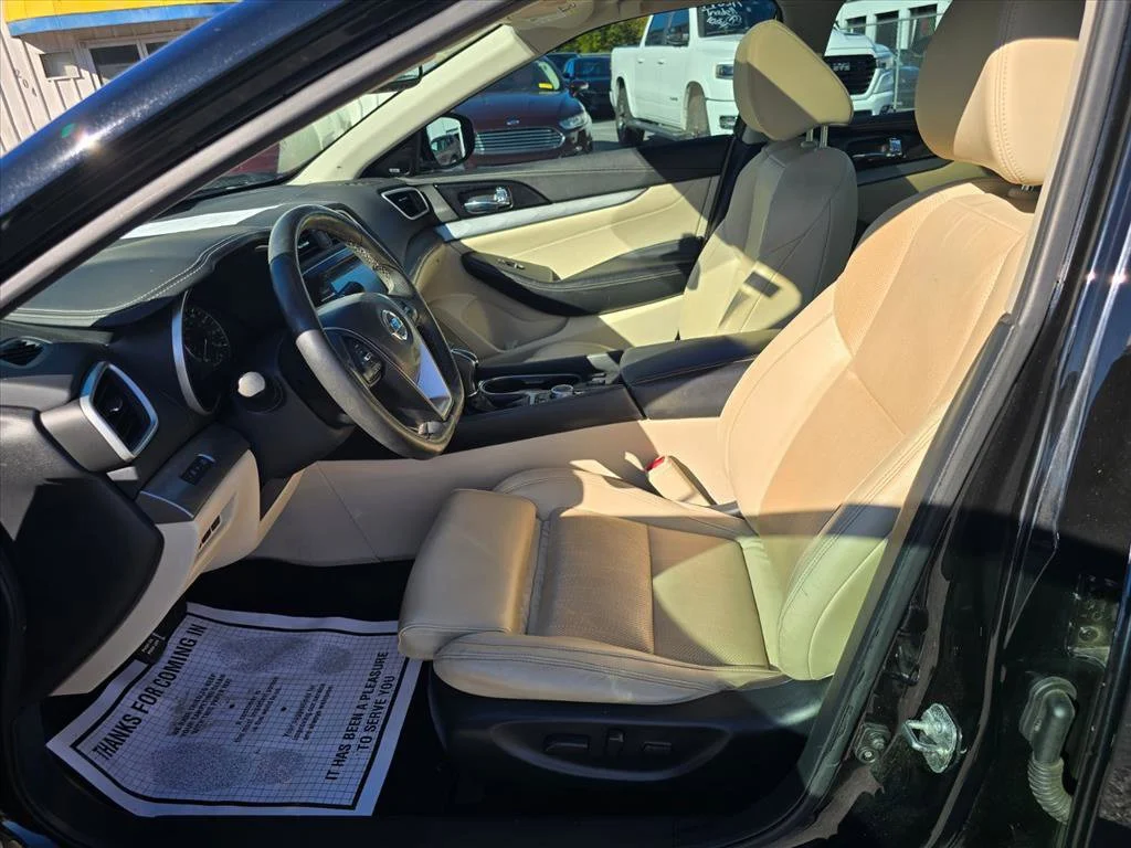 Used 2017 Black Nissan 3.5 SL image 12