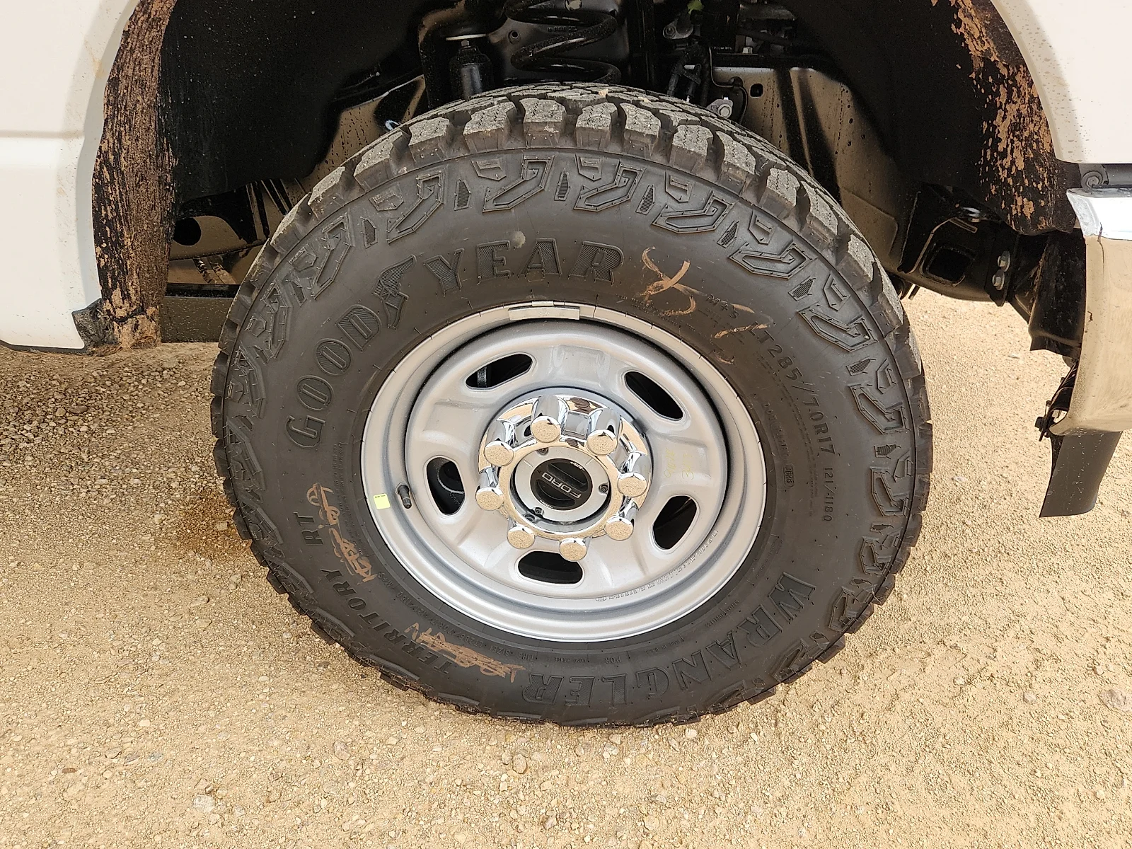 New 2026 Oxford White Ford F-250® XL image 9