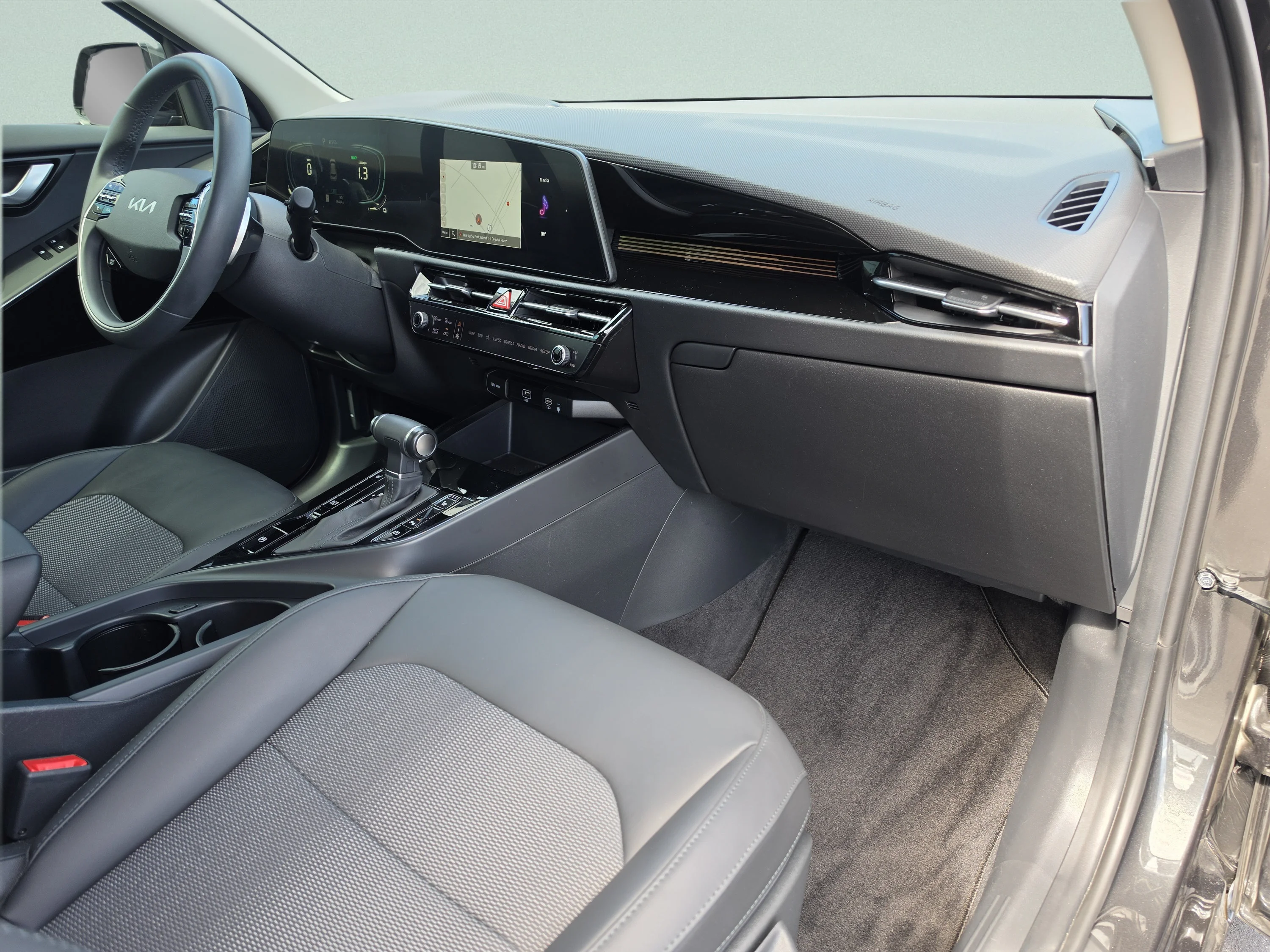 Used 2023 Graphite Gray Kia EX Touring image 17
