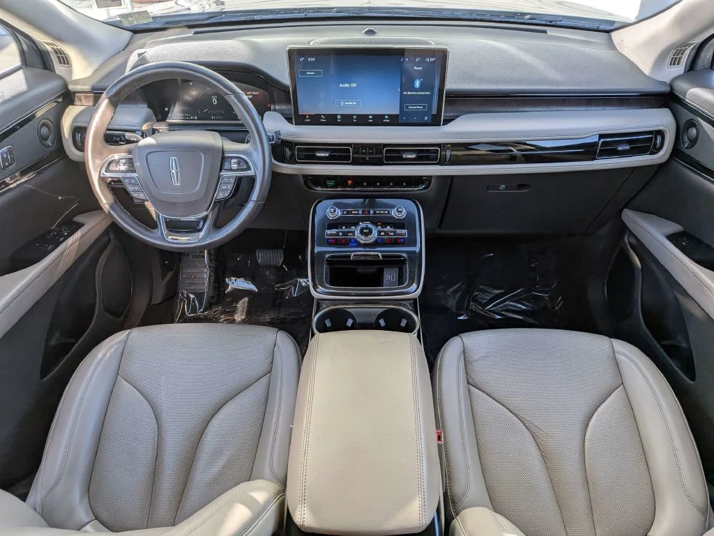 Used 2022 Pearl Metallic Lincoln Reserve image 13